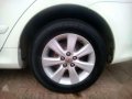 Toyota Corolla Altis E white glossy paint 2008model-8