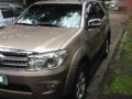 2011 Toyota Fortuner G (4x2 2.7 gas AT)-2