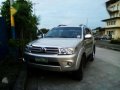 Toyota Fortuner g manual 2010 low mileage-0
