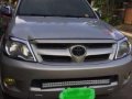 Toyota Hilux 2005 MT Pickup Silver For Sale -0