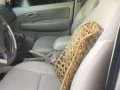 Toyota Hilux 2005 MT Pickup Silver For Sale -4