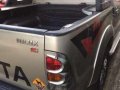 Toyota Hilux 2005 MT Pickup Silver For Sale -7