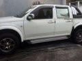 Isuzu D-max 2005 Matic White For Sale -1