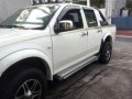 Isuzu D-max 2005 Matic White For Sale -2