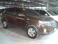 Kia Sorento 2013 brown for sale-0