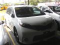 Toyota Sienna 2017 White for sale-0