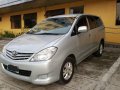 Toyota Innova 2010 Silver for sale-1
