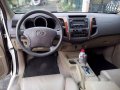 Toyota Fortuner 2009 WHITE FOR SALE-8