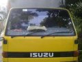 Isuzu elf close van-0