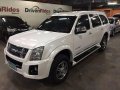 Isuzu Alterra 2013 WHITE FOR SALE-2