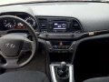 2016 Hyundai Elantra GL newlook-9