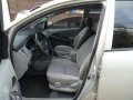2010 Innova E AT Gas Engine-10