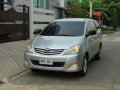 2010 Innova E AT Gas Engine-0