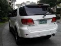 Toyota Fortuner V 4x4 2007 AT White For Sale -7