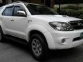 Toyota Fortuner V 4x4 2007 AT White For Sale -4