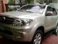 Toyota Fortuner G 2011 like new for sale -0