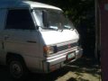 mitsubishi L300 van-0