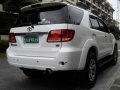 Toyota Fortuner V 4x4 2007 AT White For Sale -2