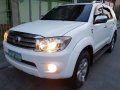 Toyota Fortuner 2011 White for sale-2