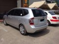 Kia carens 2011-3