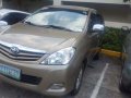 Toyota innova e 2010 AT-1