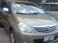 Toyota innova e 2010 AT-0