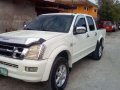 Fresh Isuzu DMax LS 2005 MT White For Sale -0