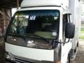 Isuzu elf closed van aluminum-0