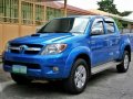 toyota hilux 4x4 top of the line-0