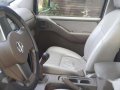 Nissan navara pick up manual 4x4 2009 model-7