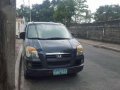 Hyundai Starex CRDi 2005 MT Gray Van For Sale -5