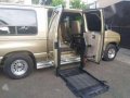 HANDICAP VAN FORD E150 with Wheelchair Lifter-4