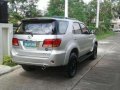 Toyota Fortuner G DIESEL alt montero innova strada hilux e v gls glx s-4