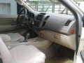 Toyota Fortuner G DIESEL alt montero innova strada hilux e v gls glx s-5