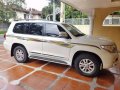 Toyota LAND CRUISER Pearl White 2011 For Sale -2