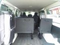 Toyota Hiace Commuter 2011 MT White For Sale -6