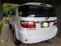 Toyota Fortuner 2010 4x2 AT White For Sale -0