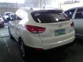 Hyundai Tucson 2010 AT White SUV For Sale -3