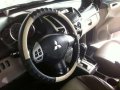 Mitsubishi Montero Gls 2009 4x2 AT Green For Sale -2