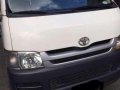 Toyota Hiace Comuter 2011 MT White For Sale -3