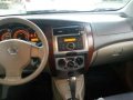 For sale good as new Nissan Livina 2009 model -0