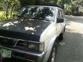Nissan Terrano 2000 4x4 MT White For Sale -2