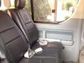 Toyota Hiace GL Grandia 2006 Diesel MT Van For Sale -0