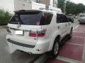 2009 Toyota Fortuner G Diesel 4x2 AT White For Sale -1