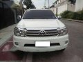 2009 Toyota Fortuner G Diesel 4x2 AT White For Sale -8