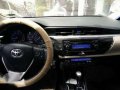 Very Fresh Toyota Corolla Altis G AT 2016 For Sale-1