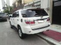 2009 Toyota Fortuner G Diesel 4x2 AT White For Sale -2