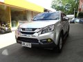 Impeccable Condition 2015 Isuzu MUX LS-A AT For Sale-9