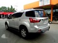Impeccable Condition 2015 Isuzu MUX LS-A AT For Sale-7