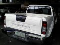 Nissan Frontier 2004 white for sale-3